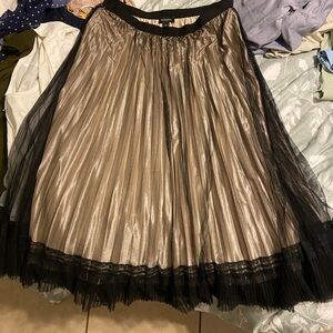 Elegant Black and Cream Pleated Skirt